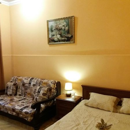 Apartment On Ploshcha Svyatogo Teodora Lviv Bagian luar foto